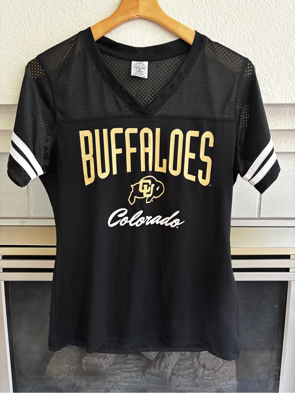 Colorado Buffaloes Black & Gold Mesh Sleeve Tee Jersey MEDIUM Trim Fit